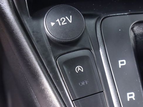 Used 2018 Ford Focus SE FWD image 21