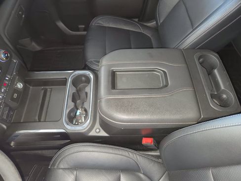 Used 2020 Chevrolet Silverado 1500 Custom Trail Boss w/ Custom Convenience Package AWD/4WD image 23