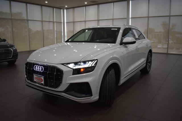 Used 2023 Audi Q8 Premium Plus AWD/4WD image 3