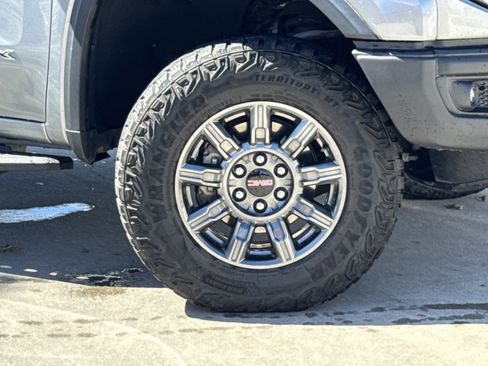 Used 2024 GMC Sierra 1500 AT4X image 2