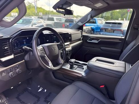 Used 2022 Chevrolet Silverado 1500 RST w/ Z71 Off-Road Package AWD/4WD image 15