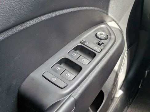 Used 2023 Hyundai Venue Limited w/ Cargo Package FWD image 19