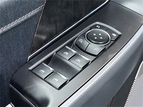 Used 2022 Ford F150 Lightning Lariat image 19