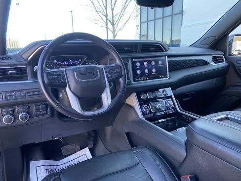 Used 2021 GMC Yukon Denali w/ Denali Premium Package image 37