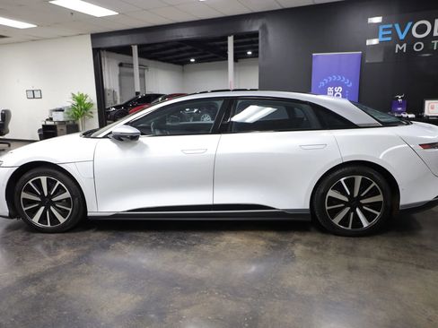 Used 2022 Lucid Air Grand Touring image 10