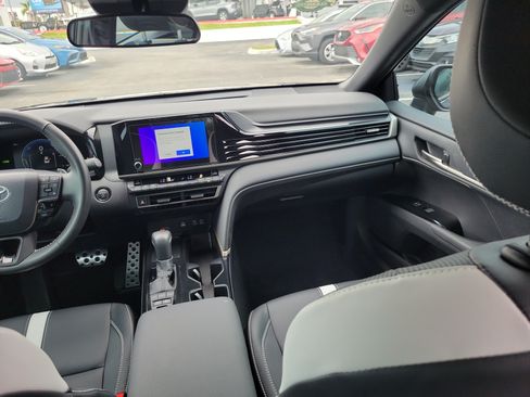 Used 2026 Toyota Camry SE FWD image 17