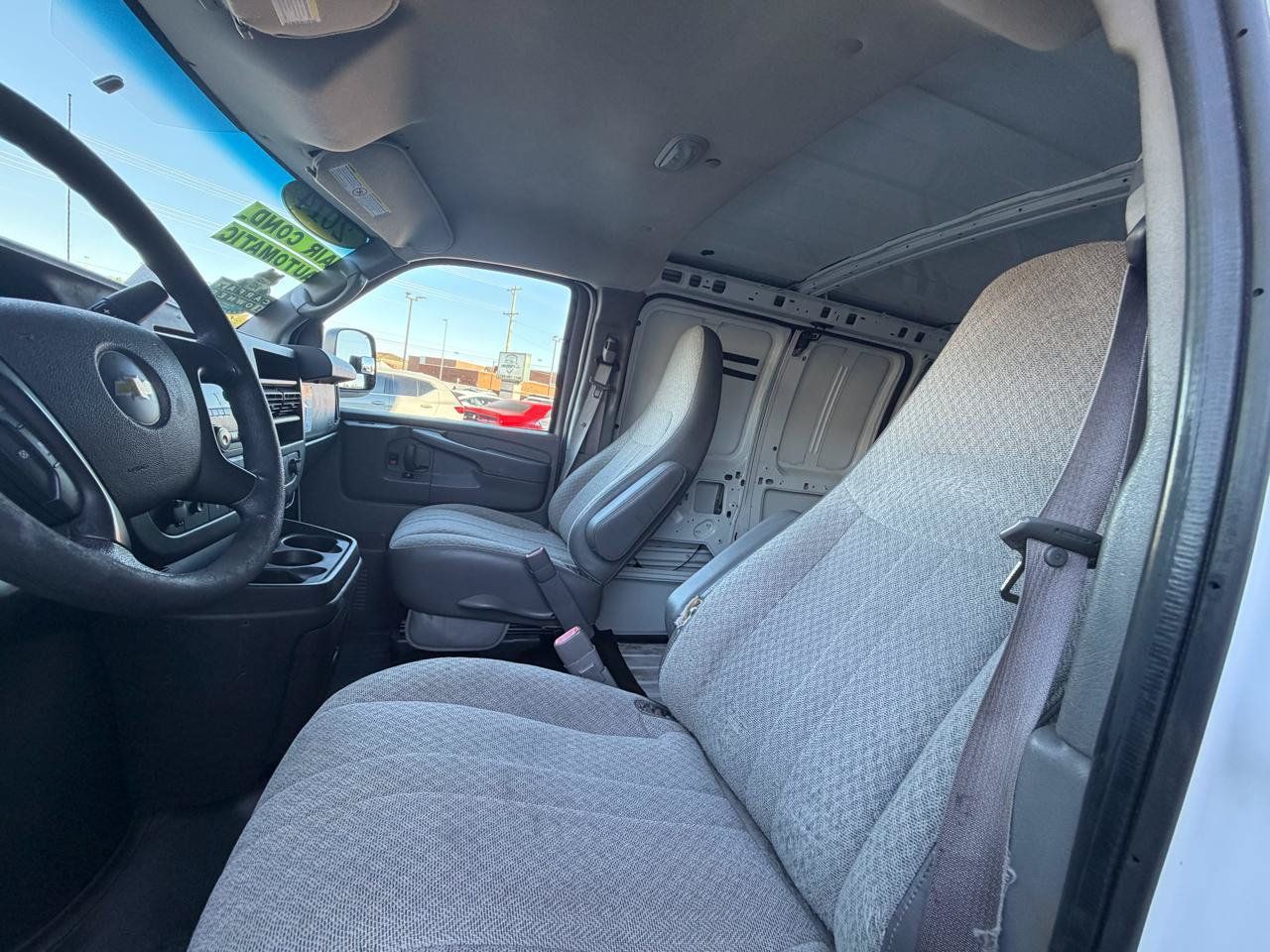 Used 2014 Chevrolet Express 3500 Extended RWD image 19