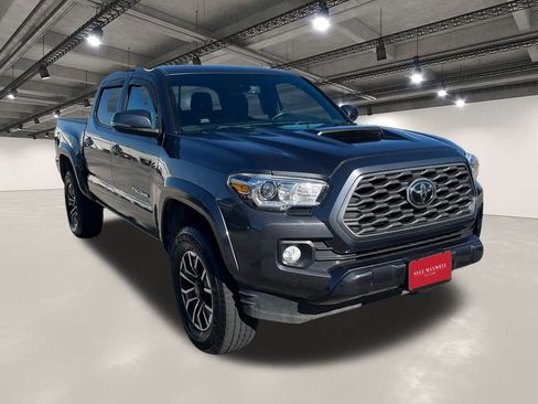 Used 2021 Toyota Tacoma TRD Sport image 2