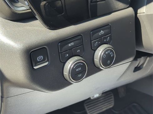 Certified 2022 Chevrolet Silverado 1500 LT image 35