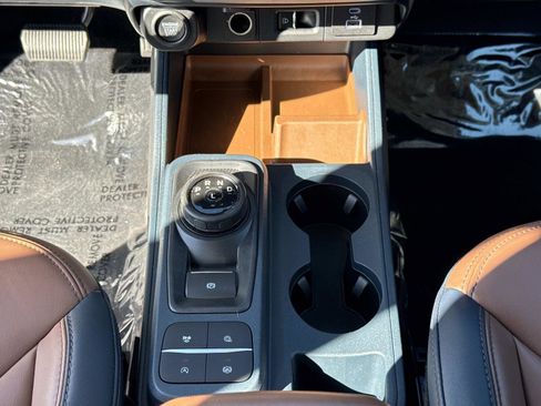 Used 2022 Ford Maverick Lariat image 6