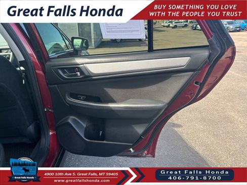 Used 2019 Subaru Outback 2.5i Premium image 25