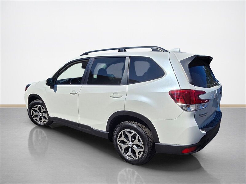 Used 2020 Subaru Forester Premium w/ Popular Package #1 AWD/4WD image 6