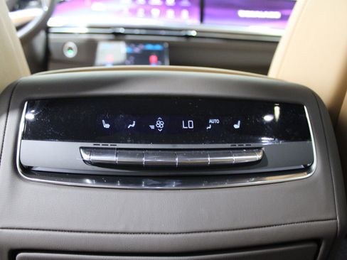 New 2025 Cadillac Escalade Premium Luxury w/ LPO, Radiant Package image 32