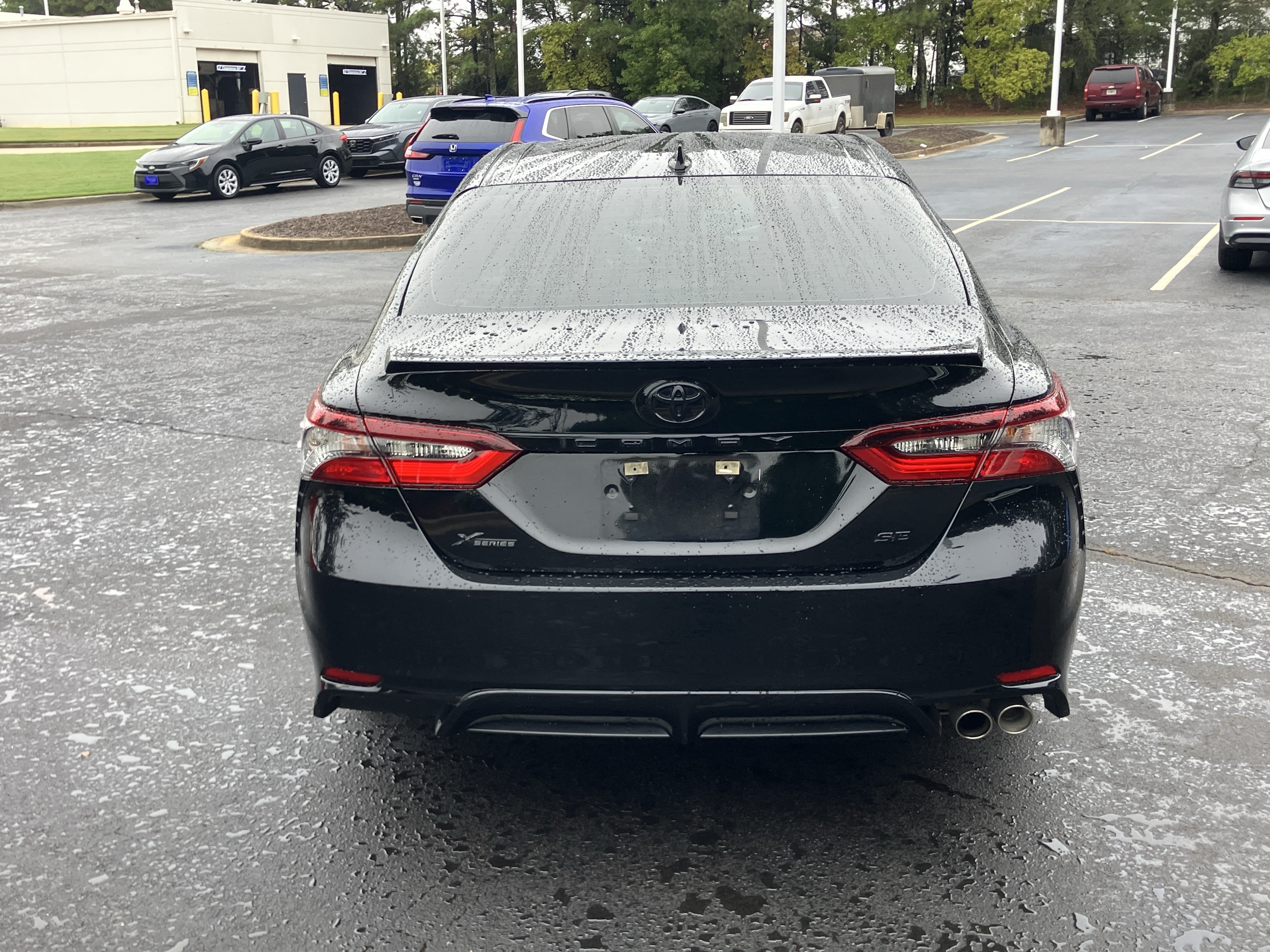 Used 2022 Toyota Camry SE FWD image 11