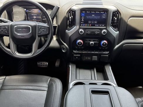 Used 2022 GMC Sierra 2500 Denali w/ Denali Ultimate Package AWD/4WD image 9
