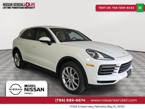 Used 2023 Porsche Cayenne w/ Premium Package AWD/4WD image 1