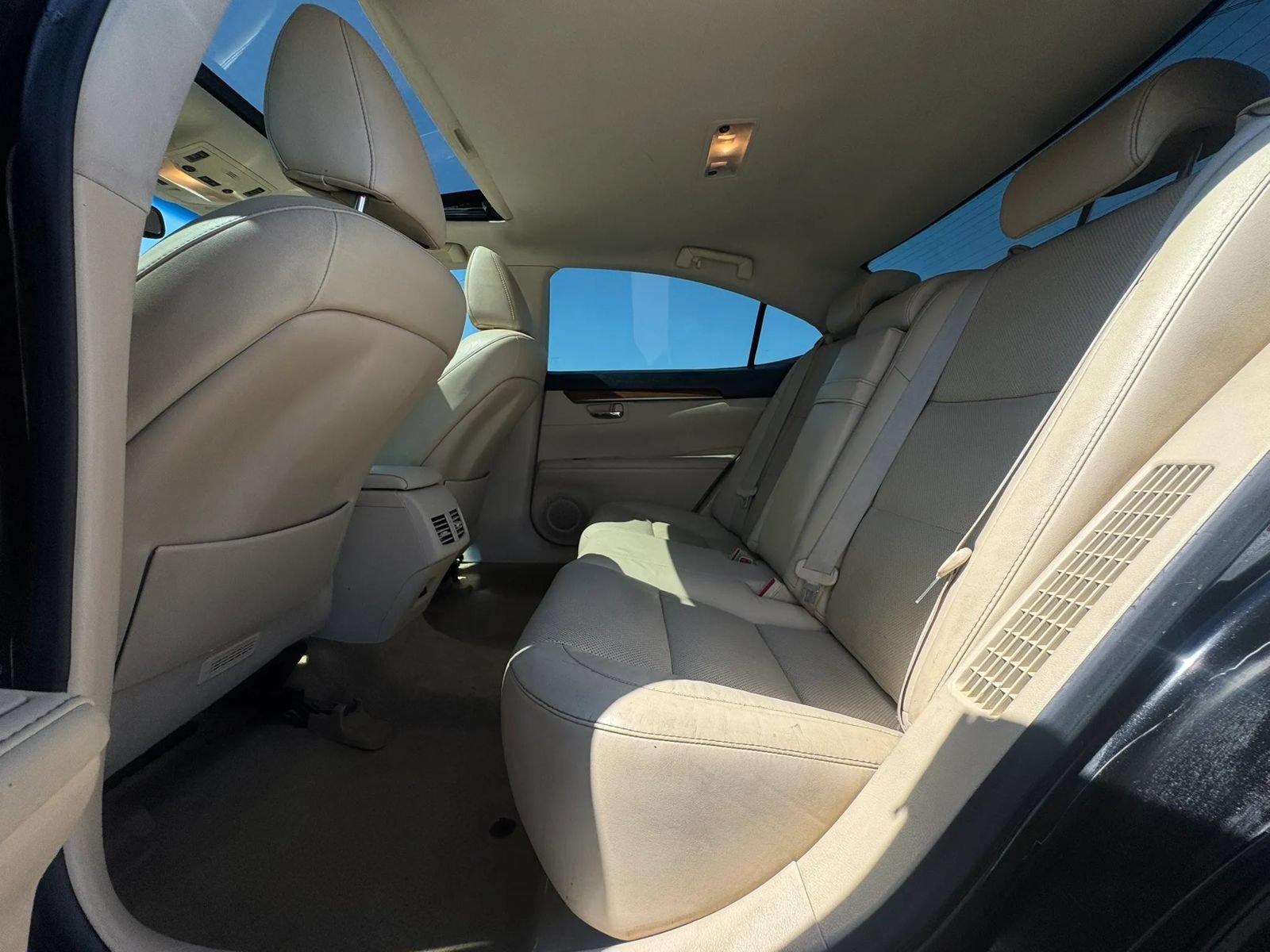 Used 2013 Lexus ES 300h w/ Luxury Pkg FWD image 24