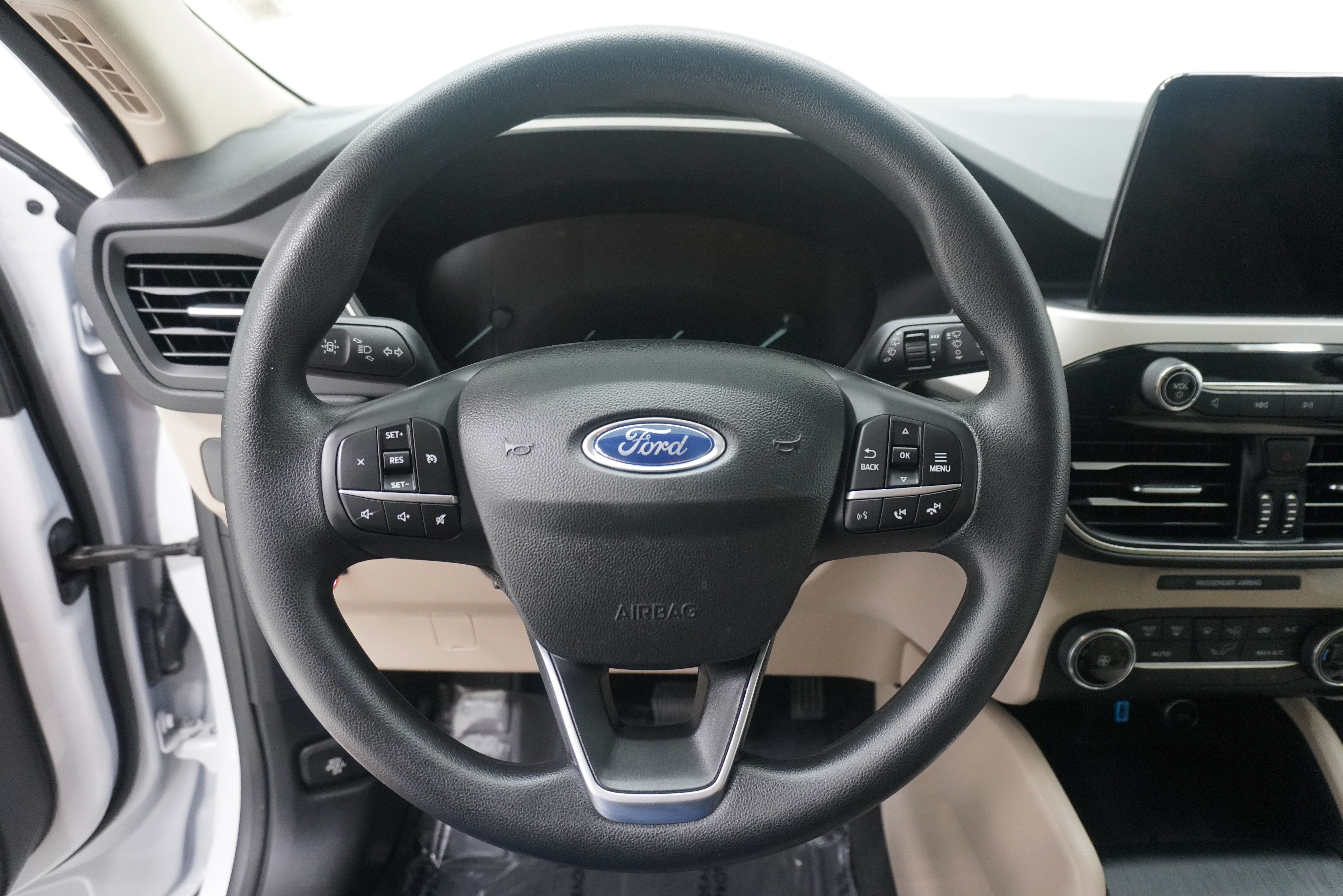 Used 2020 Ford Escape SE FWD image 16