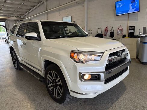 Used 2015 Toyota 4Runner Limited AWD/4WD image 2
