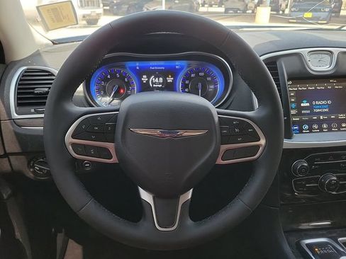 Used 2023 Chrysler 300 Touring L w/ Comfort Group RWD image 19