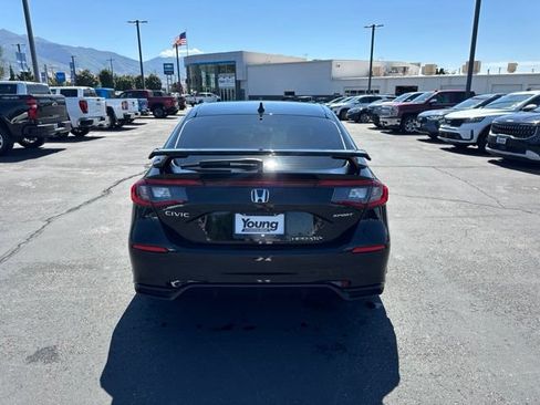 Used 2022 Honda Civic Sport image 6
