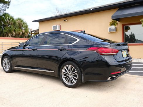 Used 2015 Hyundai Genesis 3.8 RWD image 7