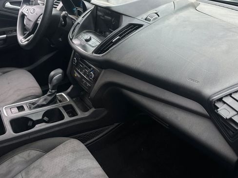 Used 2019 Ford Escape SE image 13