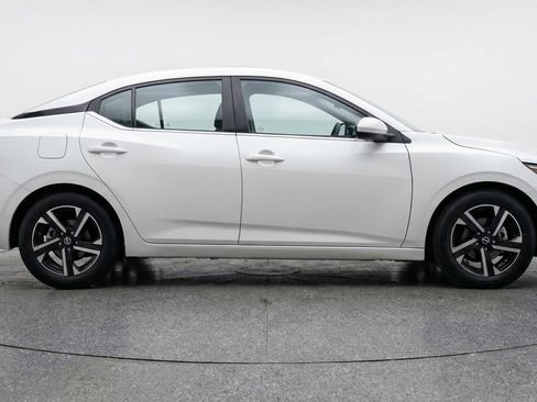 Used 2025 Nissan Sentra SV FWD image 11
