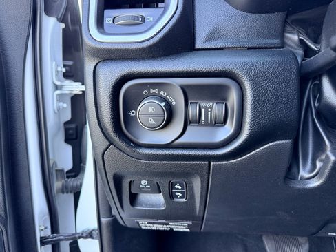 Used 2022 RAM 1500 Laramie AWD/4WD image 19