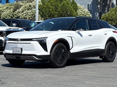 Used 2025 Chevrolet Blazer EV LT w/ Midnight/Sport Edition FWD image 9