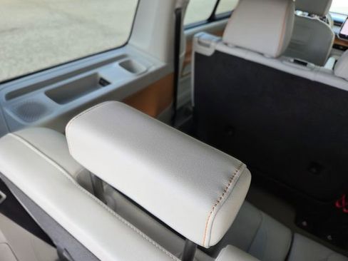 Used 2025 Volkswagen ID. Buzz 1st Edition RWD image 37