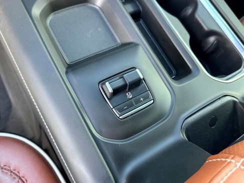 Used 2025 GMC Sierra 3500 Denali Ultimate image 25