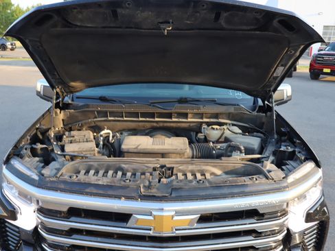 Used 2023 Chevrolet Silverado 1500 High Country w/ High Country Premium Package AWD/4WD image 16