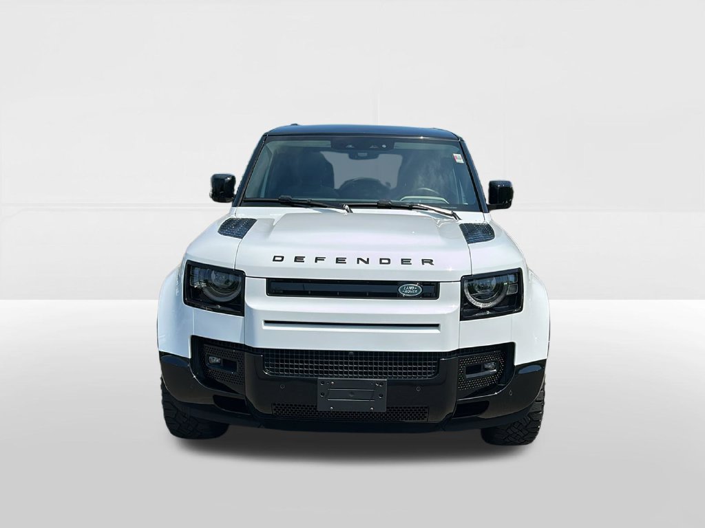 Used 2024 Land Rover Defender 110 X-Dynamic SE AWD/4WD image 3