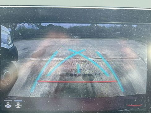 Used 2021 Toyota Venza XLE w/ Softex Package image 29