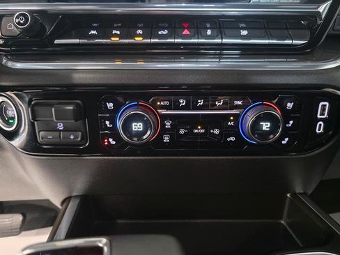 Used 2024 Chevrolet Silverado 1500 High Country w/ High Country Premium Package AWD/4WD image 22