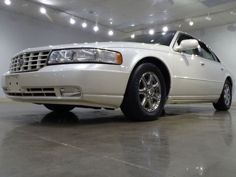 Used 2000 Cadillac Seville STS w/ Convenience Pkg FWD image 4