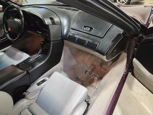 Used 1992 Chevrolet Corvette Coupe image 24