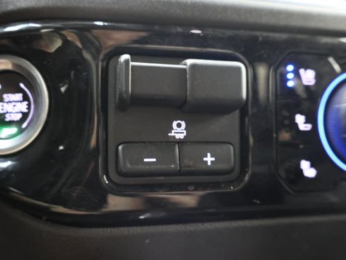 Used 2024 Chevrolet Silverado 2500 LTZ w/ LTZ Plus Package AWD/4WD image 65