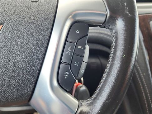 Used 2017 Chevrolet Traverse LT image 28