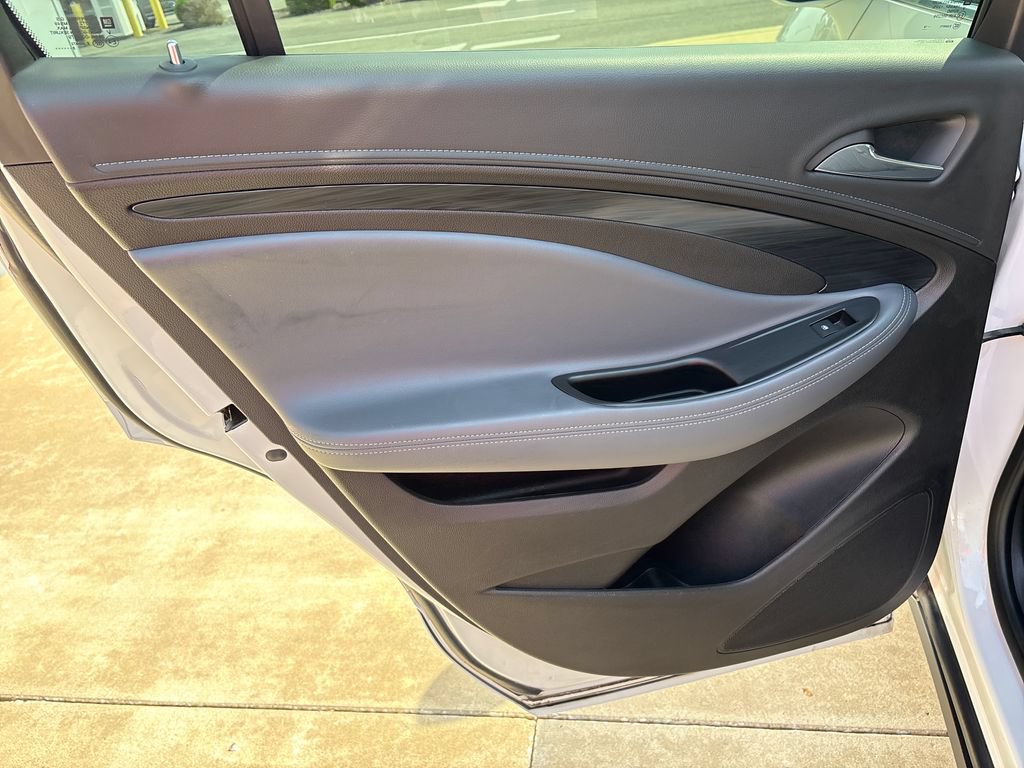 Used 2019 Buick Envision Essence w/ LPO, Interior Luxury Package FWD image 38