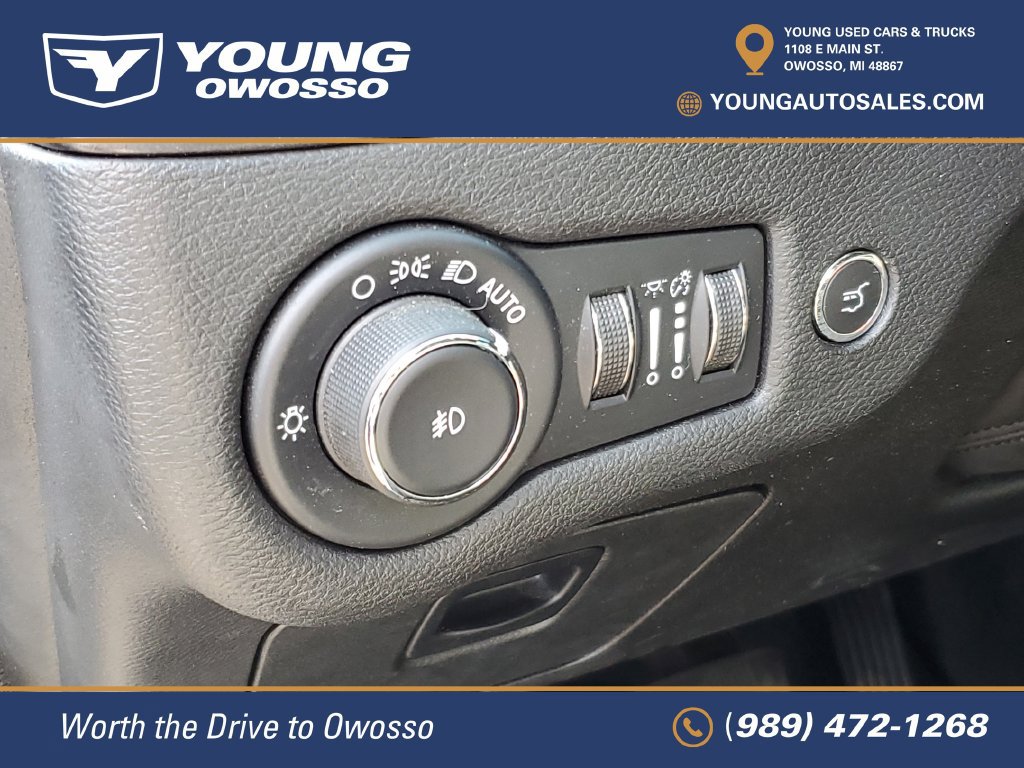 Used 2021 Jeep Cherokee Trailhawk w/ Comfort/Convenience Group AWD/4WD image 9