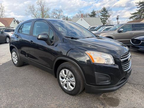 Used 2015 Chevrolet Trax LS w/ LPO, Cargo Package FWD image 3
