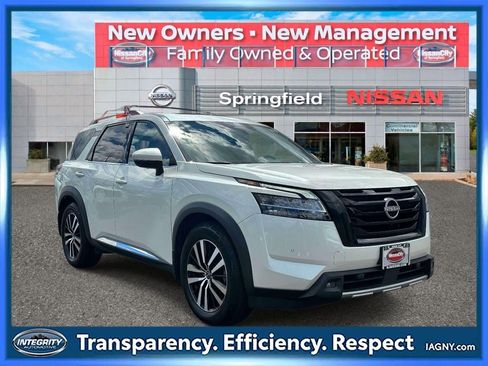 Used 2023 Nissan Pathfinder Platinum AWD/4WD image 1