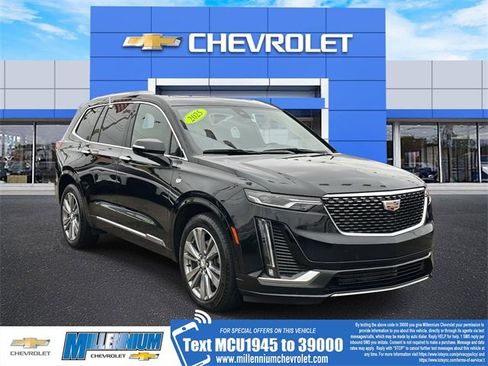 Used 2025 Cadillac XT6 Premium Luxury image 1