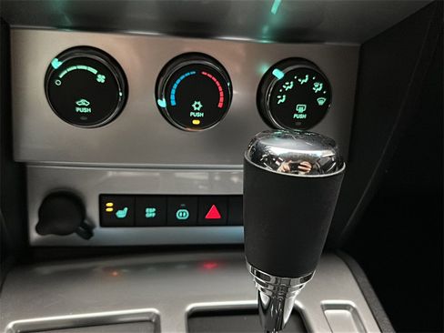 Used 2008 Dodge Nitro R/T image 19