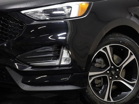 Used 2022 Ford Edge ST image 3