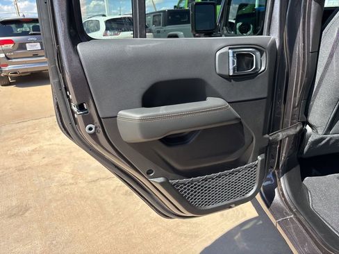 New 2025 Jeep Wrangler Unlimited Sahara AWD/4WD image 17