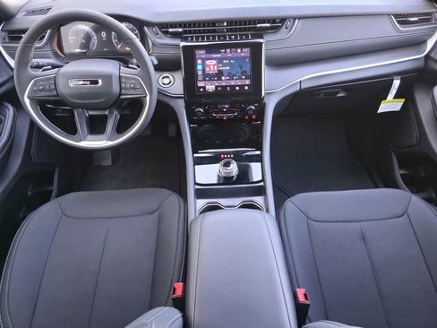New 2026 Jeep Grand Cherokee L 2WD image 14