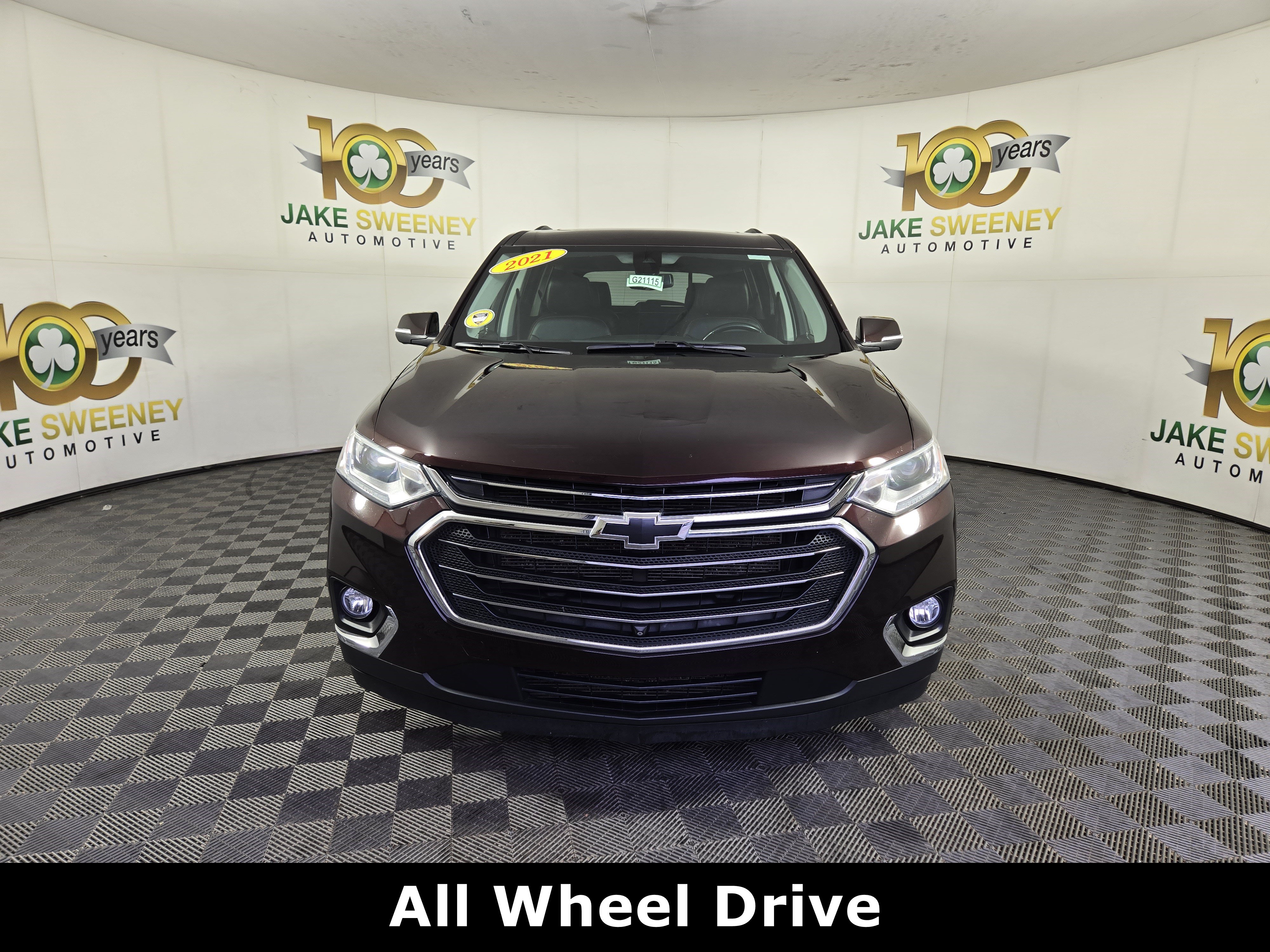 Used 2021 Chevrolet Traverse LT w/ LT Premium Package AWD/4WD image 2